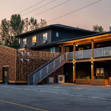 Vrge Revelstoke Hotel Exterior foto